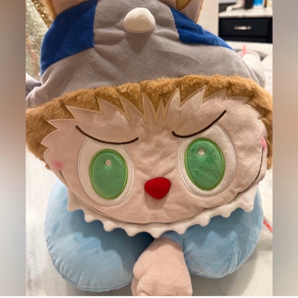 Labubu Neck Pillow With Hooded Labubu Face - Hard to Find RARE - Picture 2 of 9